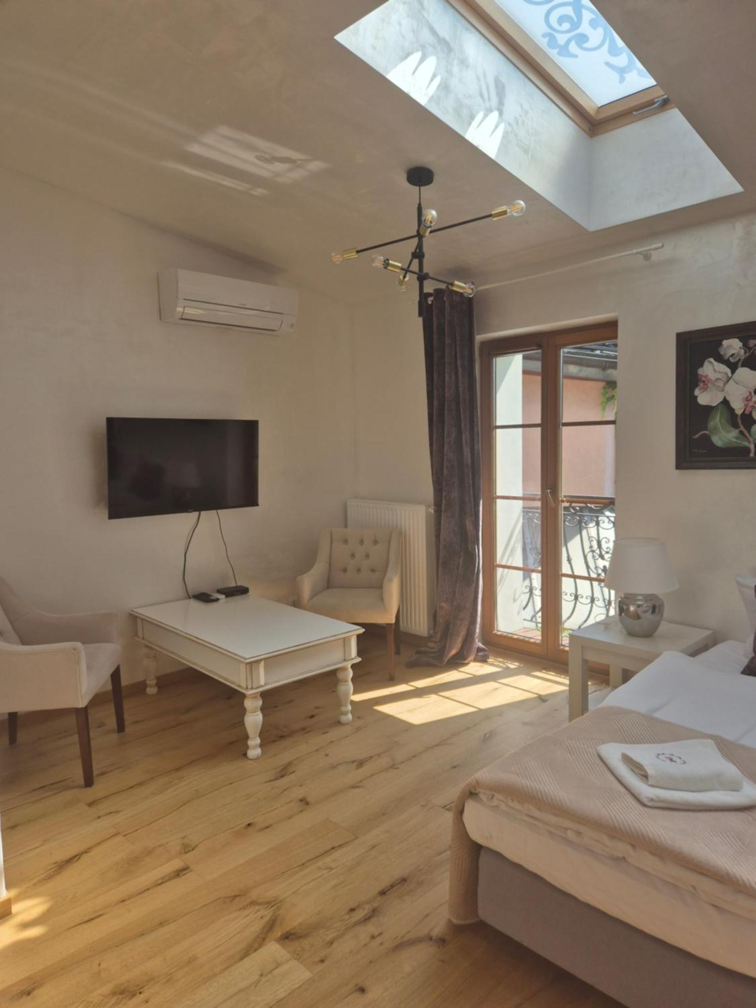 Aparthotel Miodowa 25 Krakow Ngoại thất bức ảnh